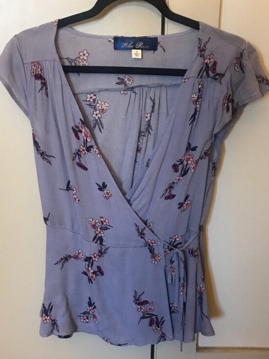 Tops - Floral print wrap top